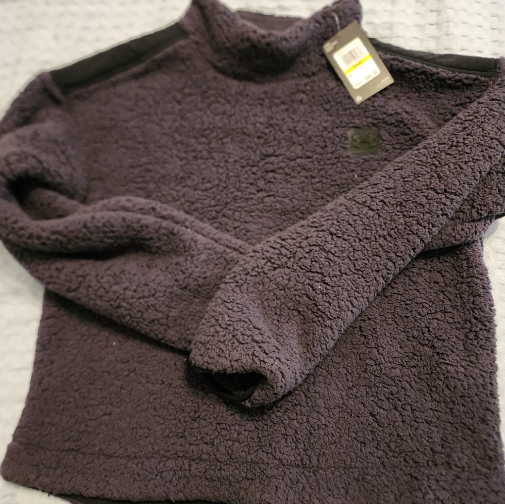 Under Armour Comfy Sherpa Pullover Coat. Grey with black details New with Tags.